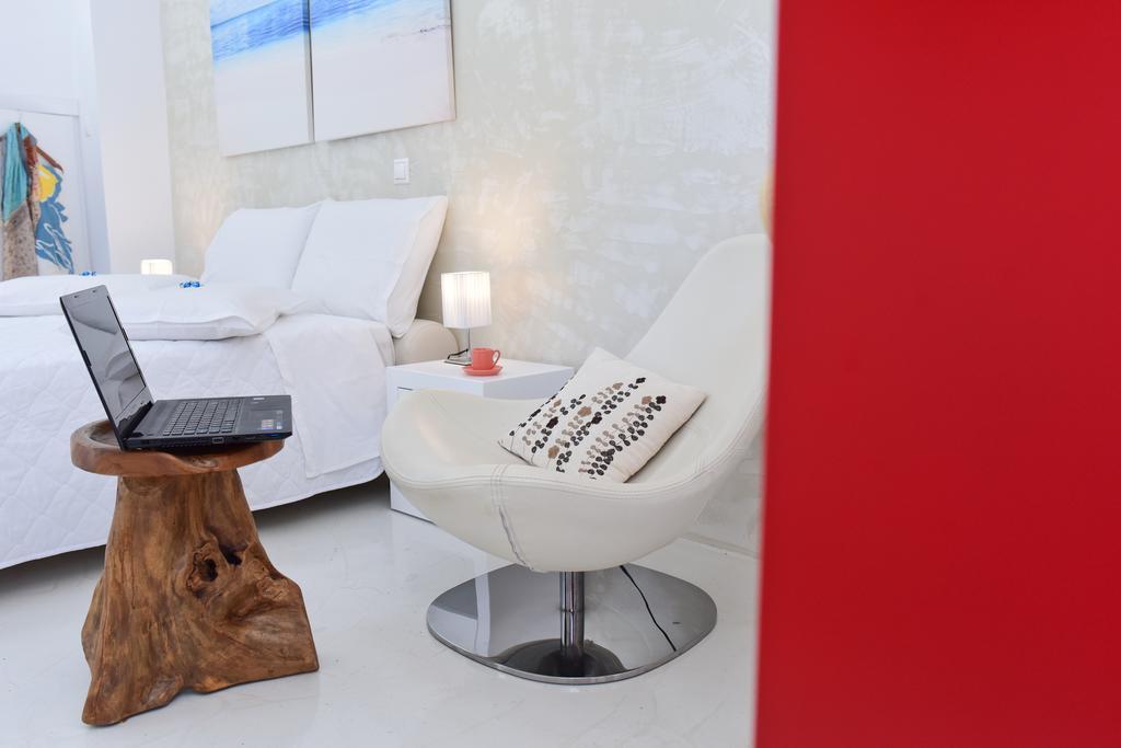 Mavres Luxury Studio Agios Matthaios  ภายนอก รูปภาพ